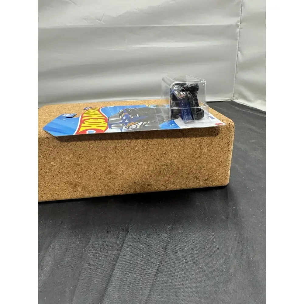 2025 Hot Wheels '19 Chevy Silverado Trail Boss LT Blue #152 HW Dirt 8/10 HYY97